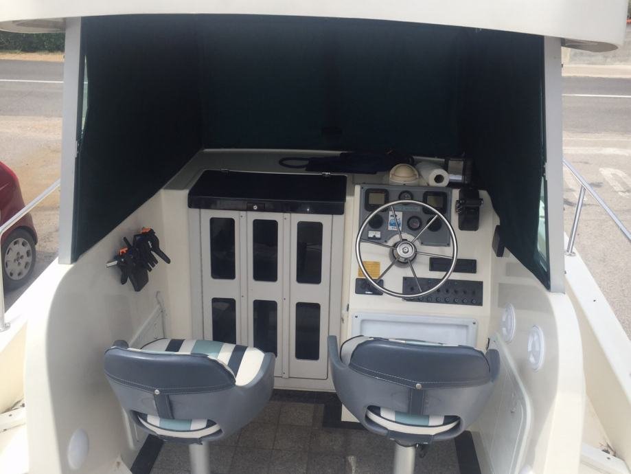 fisferman-white-sark-slika-55047390