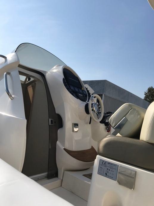 joker-boat-wide-950-slika-119857194